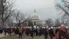 Более 65 тысяч госслужащих США ушли с работы добровольно